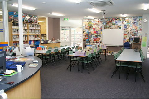 Holy Saviour Primary School - Education QLD 2